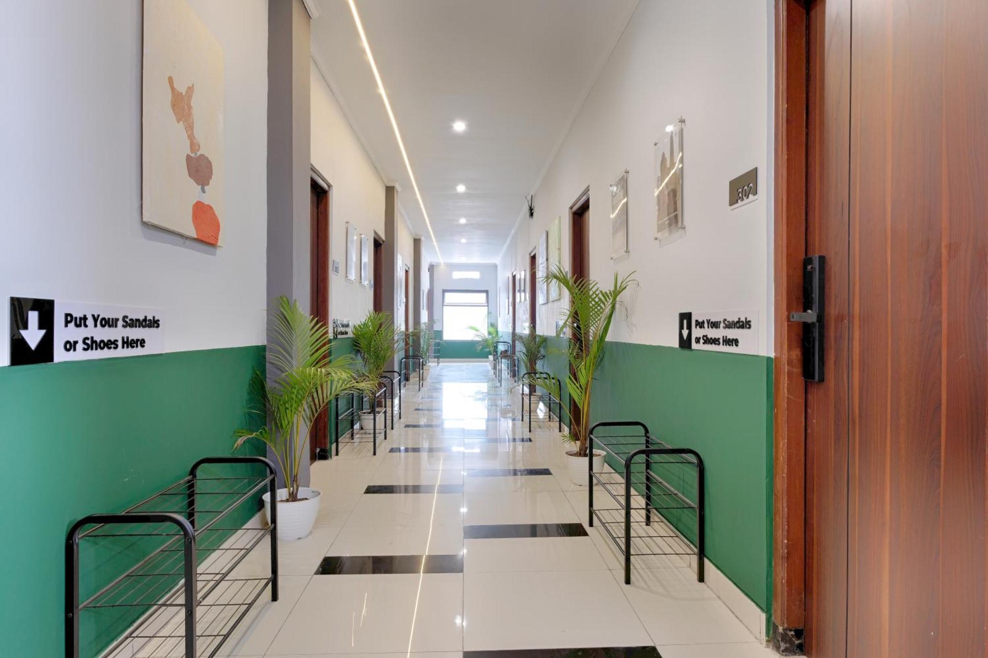 Hubs Hostel Джокякарта Екстериор снимка