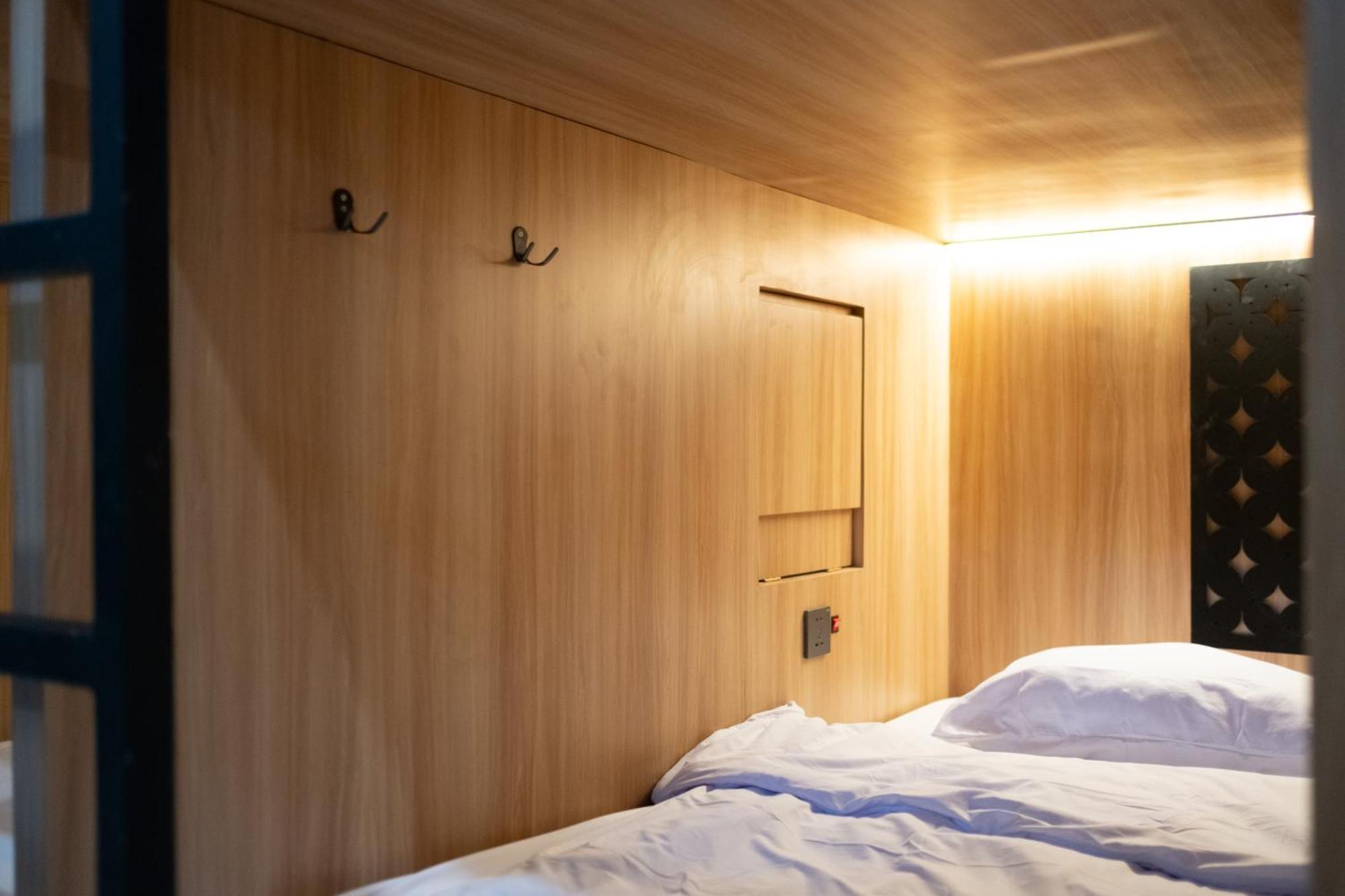 Hubs Hostel Джокякарта Екстериор снимка
